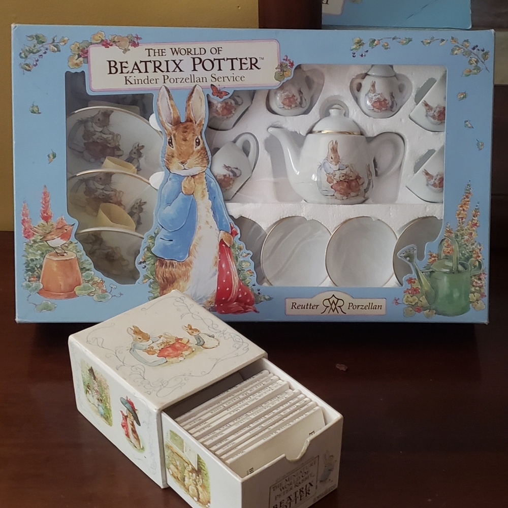 Beatrix Potter Porcelain Tea Set plus minature boxed set of Books